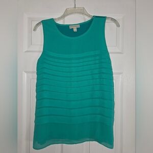 Dana Buchman Green Tiered Knit Sleeveless Top Medium